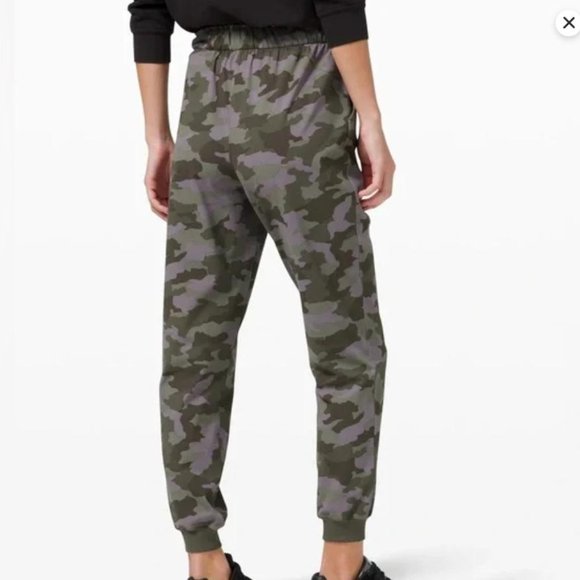 Lululemon High Rise Stretch Full Length Jogger in Camo - Picture 2 of 6